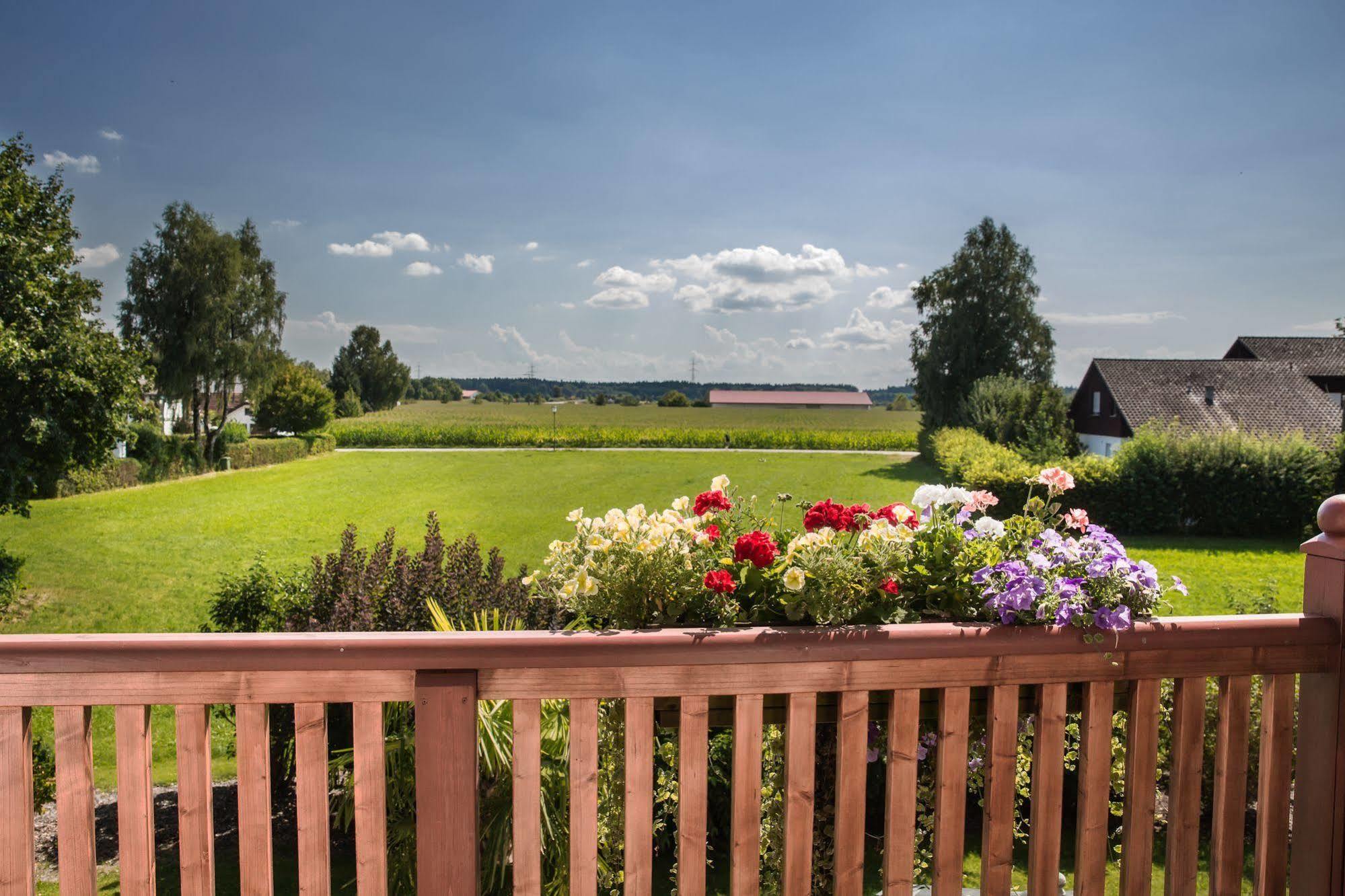 Glasl'S Landhotel Zorneding Exterior photo